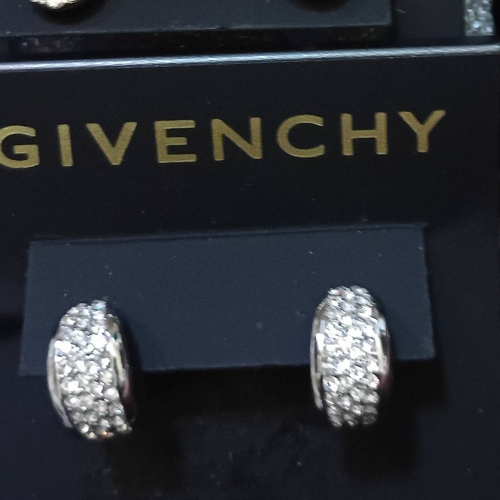 Givenchy Sparkling Accessory Collection - Picture 3 of 11
